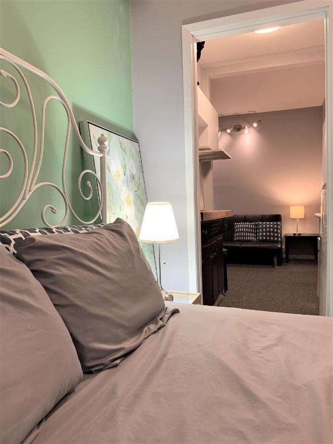 Dream Catcher Travel House Торонто Экстерьер фото